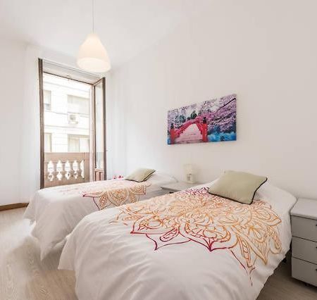 M&F Apartaments Gran Via Madrid Extérieur photo