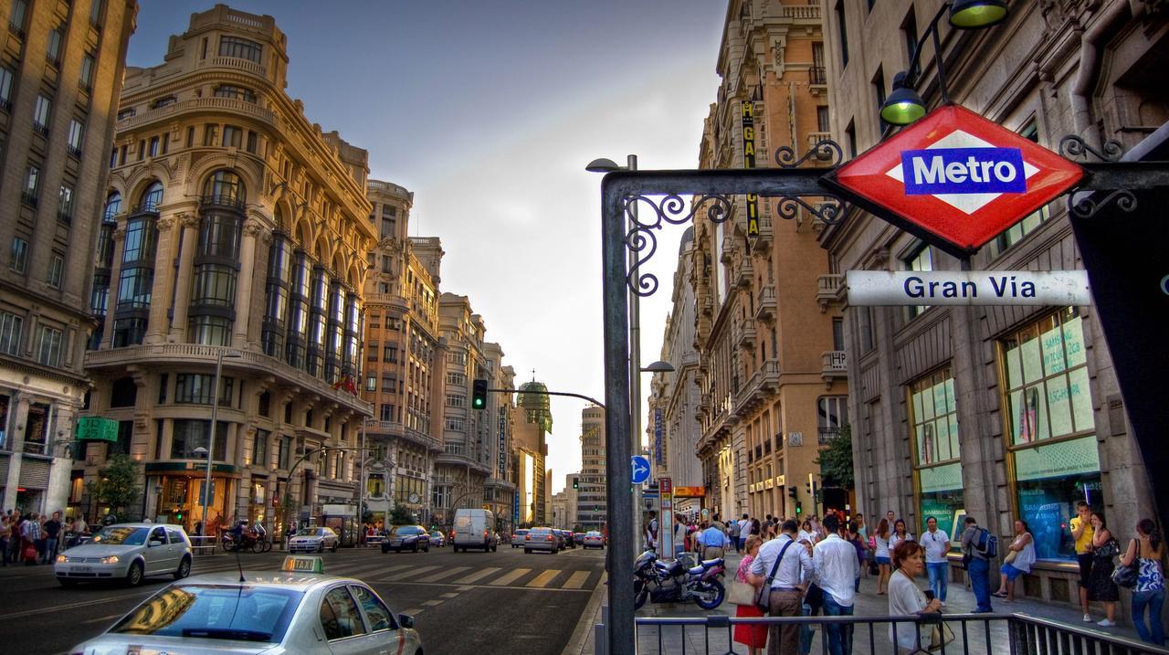 M&F Apartaments Gran Via Madrid Extérieur photo
