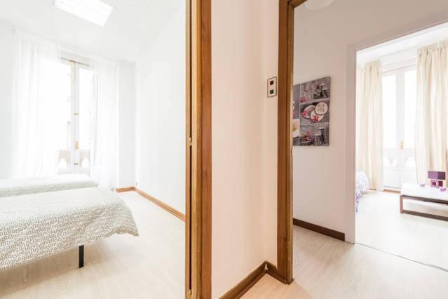 M&F Apartaments Gran Via Madrid Extérieur photo